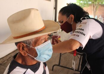 INICIA VACUNACIÓN ANTI COVID EN MAYORES DE 60 AÑOS