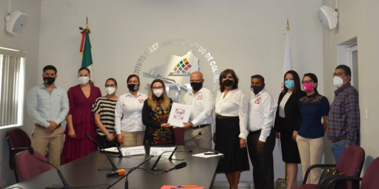 SE REGISTRA EVANGELINA BAÑUELOS COMO CANDIDATA A GOBERNADORA POR RSP