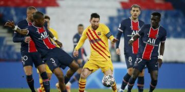 EL BARCELONA SE QUEDA LEJOS, LIVERPOOL AVANZA SIN PROBLEMAS