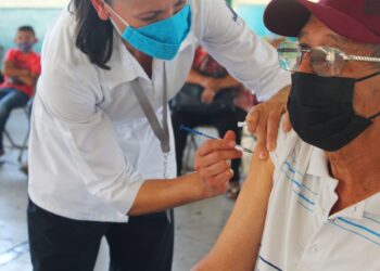 EL MARTES CONTINÚA VACUNACIÓN ANTICOVID EN COMALA