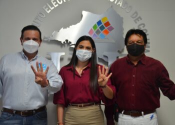 SOLICITA REGISTRO COMO CANDIDATA INDIRA VIZCAÍNO