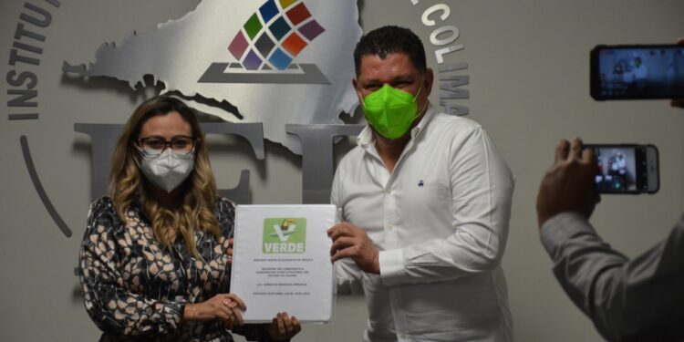 SE REGISTRA VIRGILIO MENDOZA COMO CANDIDATO A GOBERNADOR; SORPRENDE ASISTENCIA DE ROMERO COELLO