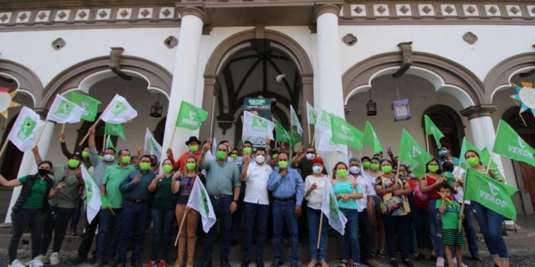 REGIDORES DEL PRI EN COMALA SE SUMAN A LA CAMPAÑA DE VIRGILIO MENDOZA