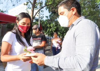 EL PUEBLO DICTARÁ QUÉ OBRAS NECESITA: INDIRA