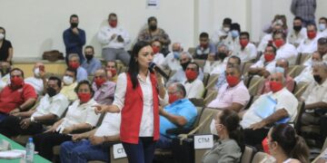 MELY PIDE A TAXISTAS MEJORAR SERVICIO Y ACTUAR CON LEGALIDAD