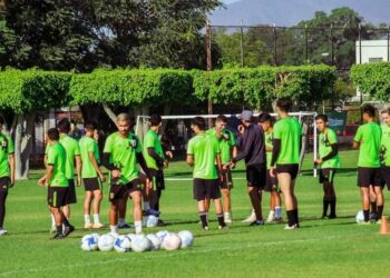 CAIMANES VA POR UNA VICTORIA MÁS EN SU VISITA A SALTILLO