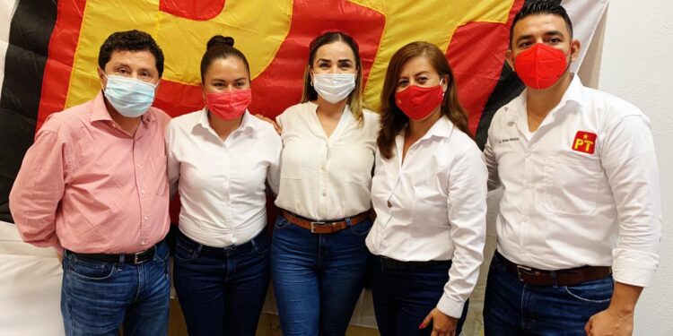 COLIMA NO TIENE RUMBO A CAUSA DE LA CORRUPCIÓN: AURORA CRUZ