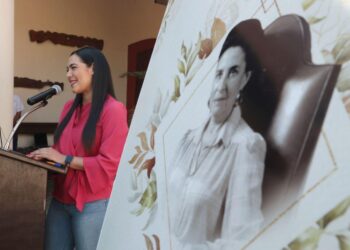 FAMILIA DE GRISELDA ÁLVAREZ ENTREGA ACERVO CULTURAL A INDIRA VIZCAÍNO