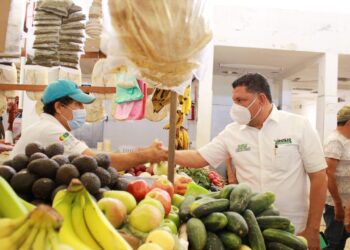 VIRGILIO SE COMPROMETE A SOLUCIONAR DESABASTO DE AGUA EN ARMERÍA