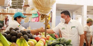 VIRGILIO SE COMPROMETE A SOLUCIONAR DESABASTO DE AGUA EN ARMERÍA