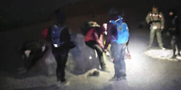 Rescatan a 6 turistas extraviados en el Parque Nacional Nevado de Colima