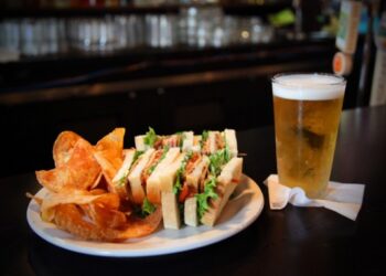 ¿ESTÁS A DIETA Y QUIERES UNA CERVEZA? TENEMOS MALAS NOTICIAS