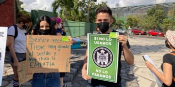 SE AMPARAN 30 ESTUDIANTES CONTRA CUOTAS DE LA UNIVERSIDAD DE COLIMA