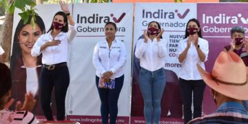 ROSI BAYARDO IGNORA A GRISELDA MARTÍNEZ EN MITIN DE MORENA