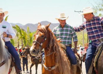 REAPARECE MARIO ANGUIANO EN APOYO A VIRGILIO MENDOZA