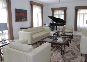 INDIRA REALIZA ENCUESTA PARA MODIFICAR USO DE CASA DE GOBIERNO