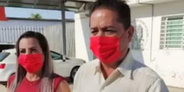 COMPARECE CARLOS FARÍAS ANTE EL IEE POR DEMANDA DE INDIRA