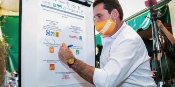 LOCHO MORAN FIRMA PACTO POR LA CONSTRUCCIÓN DE UN ESTADO IGUALITARIO PARA LAS MUJERES