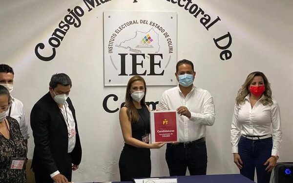 CARLOS FARÍAS SOLICITA REGISTRO COMO CANDIDATO DEL PT A LA PRESIDENCIA DE COLIMA