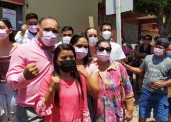 SE REGISTRA ROBERTO ROLÓN COMO CANDIDATO A LA PRESIDENCIA DE VILLA DE ÁLVAREZ POR FXM