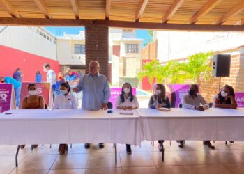 CARLOS VÁZQUEZ OLDENBOURG DEJA A MORENA EN APOYO A MELY