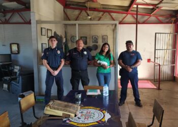 SE COMPROMETE KARINA HEREDIA A REGRESARLES EL PRESUPUESTO A LOS BOMBEROS DE LA VILLA
