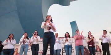 INDIRA CIERRA CAMPAÑA EN EL PEZ VELA DE MANZANILLO
