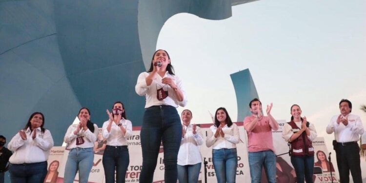 INDIRA CIERRA CAMPAÑA EN EL PEZ VELA DE MANZANILLO