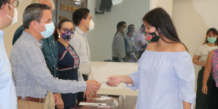 FUNDACIÓN UCOL REALIZÓ LA ENTREGA LAS BECAS “TALENTOS CON VALORES”