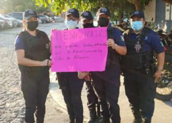 FELIPE CRUZ LES QUITA BONO A MUJERES POLICÍAS