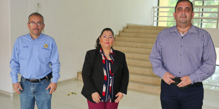 Docentes del área Ciencias Económico Administrativas del Tec de Colima obtienen certificación ANFECA