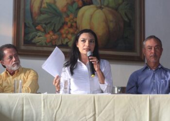 RECONOCE MELY QUE EL ESTADO DE DERECHO ESTÁ DEBILITADO Y URGE FORTALECERLO, HACER CUMPLIR LAS LEYES