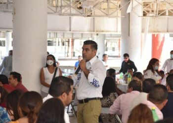 PUERTO DE MANZANILLO GENERA DEMASIADO Y LA FEDERACIÓN MANDA MUY POCO: RIULT RIVERA