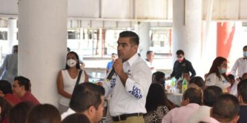 PUERTO DE MANZANILLO GENERA DEMASIADO Y LA FEDERACIÓN MANDA MUY POCO: RIULT RIVERA