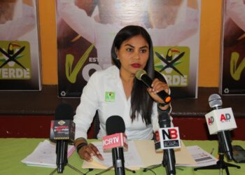 KARINA HEREDIA EXHIBE A MEMO TOSCANO POR SUS ANTECEDENTES PENALES