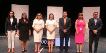 EL DEBATE DE CHILE, MOLE Y POZOLE