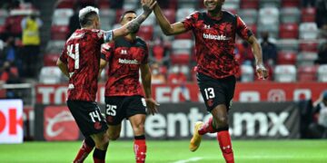 DIABLOS Y ROJINEGROS SORPRENDEN Y SACAN VENTAJA EN LA IDA