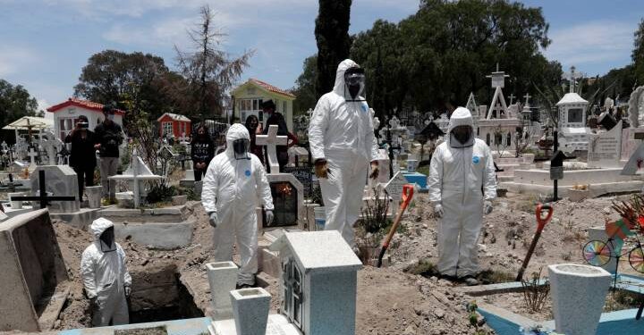 MUEREN 4 MAESTROS DE COVID, QUE YA ESTABAN VACUNADOS