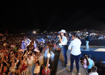 “VIVIRÉ EN MANZANILLO PARA APOYAR A LA GENTE”, DICE MELY