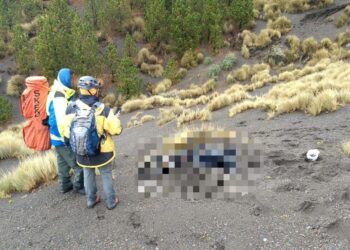 RESCATAN CUERPO DE CICLISTA EXTRAVIADO EN EL PARQUE NEVADO DE COLIMA