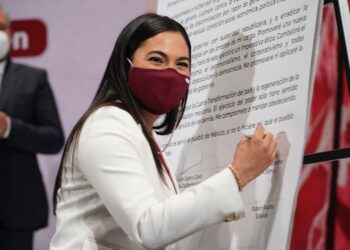 INDIRA ASISTE A REUNIÓN NACIONAL DE GOBERNADORES ELECTOS, POR MORENA