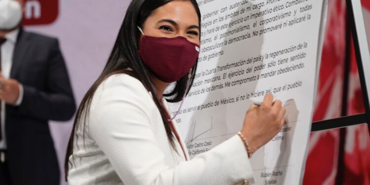 INDIRA ASISTE A REUNIÓN NACIONAL DE GOBERNADORES ELECTOS, POR MORENA