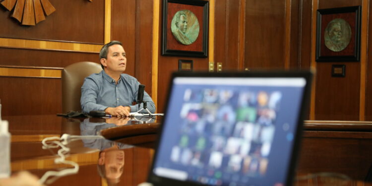 SÓLO DE MANERA COLECTIVA PODRÁ SUPERARSE LA PANDEMIA: RECTOR UDEC