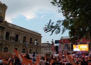 LOCHO SE COMPROMETE CON LOS SINDICALIZADOS EN SU CIERRE DE CAMPAÑA