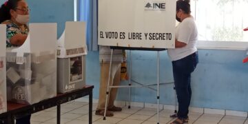 CON MÁS DEL 10% DE LAS CASILLAS CAPTURADAS, MC AVENTAJA EN LA VILLA, MORENA EN MANZANILLO Y VA POR COLIMA EN COLIMA: PREP