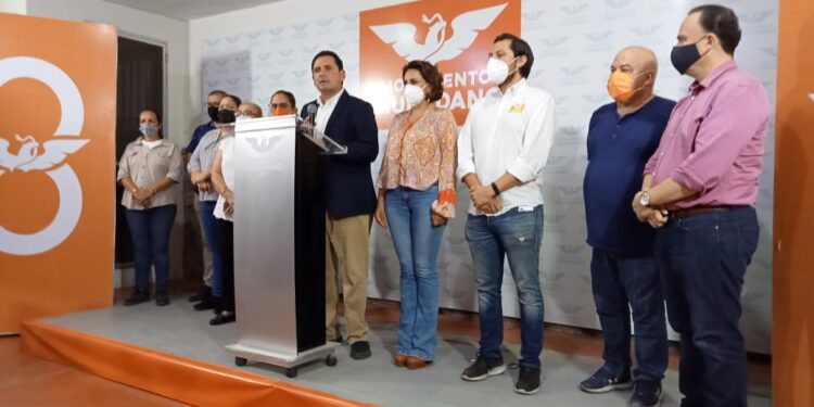 LE EXIGE LOCHO A INDIRA QUE LE CUMPLA A LA GENTE