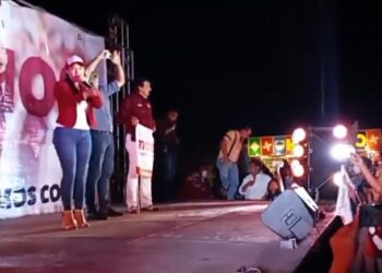 FESTEJA INDIRA VIZCAÍNO LA ALTERNANCIA EN COLIMA