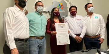 RECIBE INDIRA CONSTANCIA DE MAYORÍA; PROMETE NO FALLARLE A COLIMA COMO GOBERNADORA