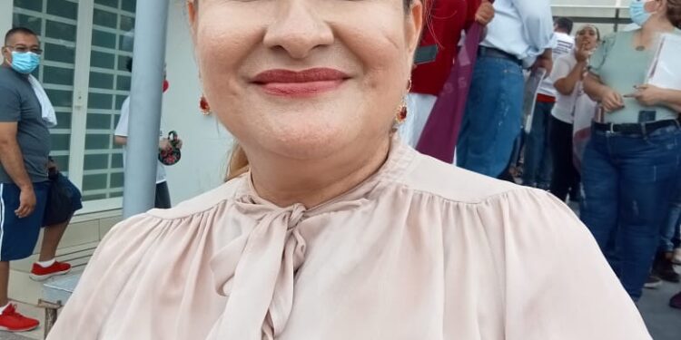 PREPARA LEONOR ALCARAZ SU EQUIPO PARA EL AYUNTAMIENTO DE COQUIMATLÁN