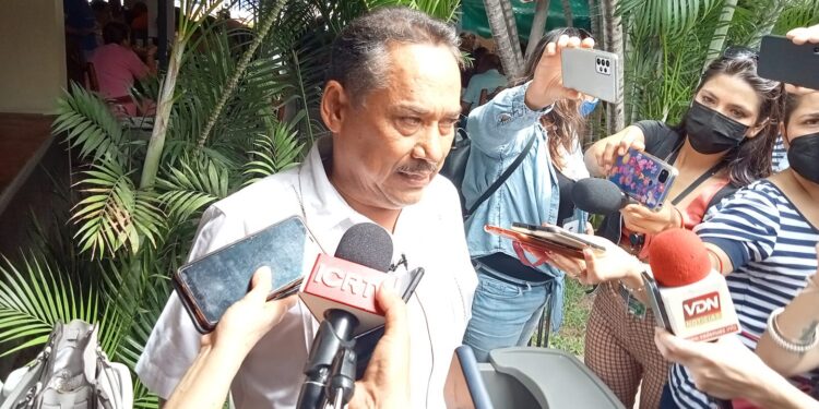 NO HUBO COACCIÓN DEL VOTO CON BURÓCRATAS: MARTÍN FLORES